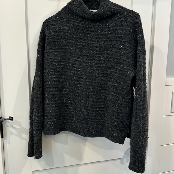 Women’s Sweater Bundle (3) Madewell and Paychi Guh - Picture 5 of 10